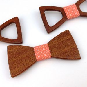 pajarita-de-madera-coral-min