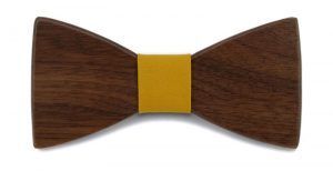 pajarita-amarilla-de-madera